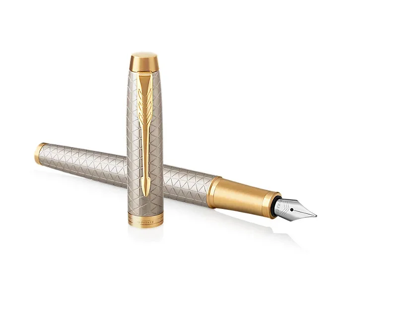 Parker Royal I.M. Premium Töltőtoll WARM SZÜRKE CIZELLÁLT, Arany klipsz 1931684