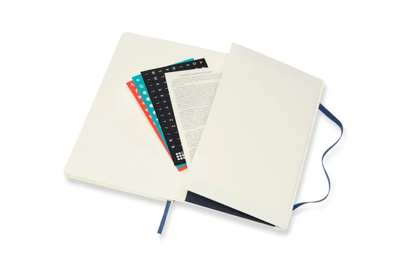 MOLESKINE Határidőnapló 2026 12 hónap, Heti, puha borító, ZAFÍR KÉK (L)