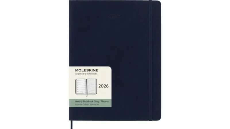 MOLESKINE Határidőnapló 2026 12 hónap, Heti, puha borító, ZAFÍR KÉK (XL)