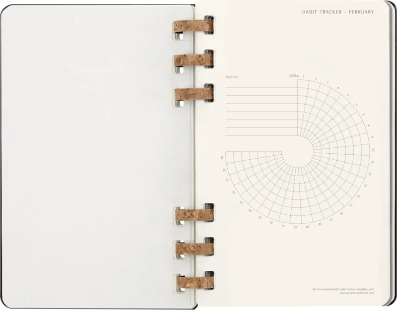 MOLESKINE Spirál Határidőnapló 2026 12 hónap, SOLAR kemény borító, FEKETE (L)