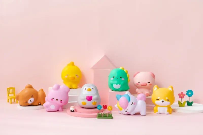 Traders mini squishy figura, kutya, iigen