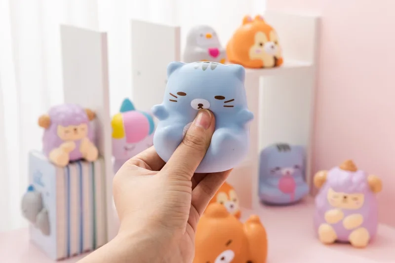 Traders mini squishy figura, cica, iigen